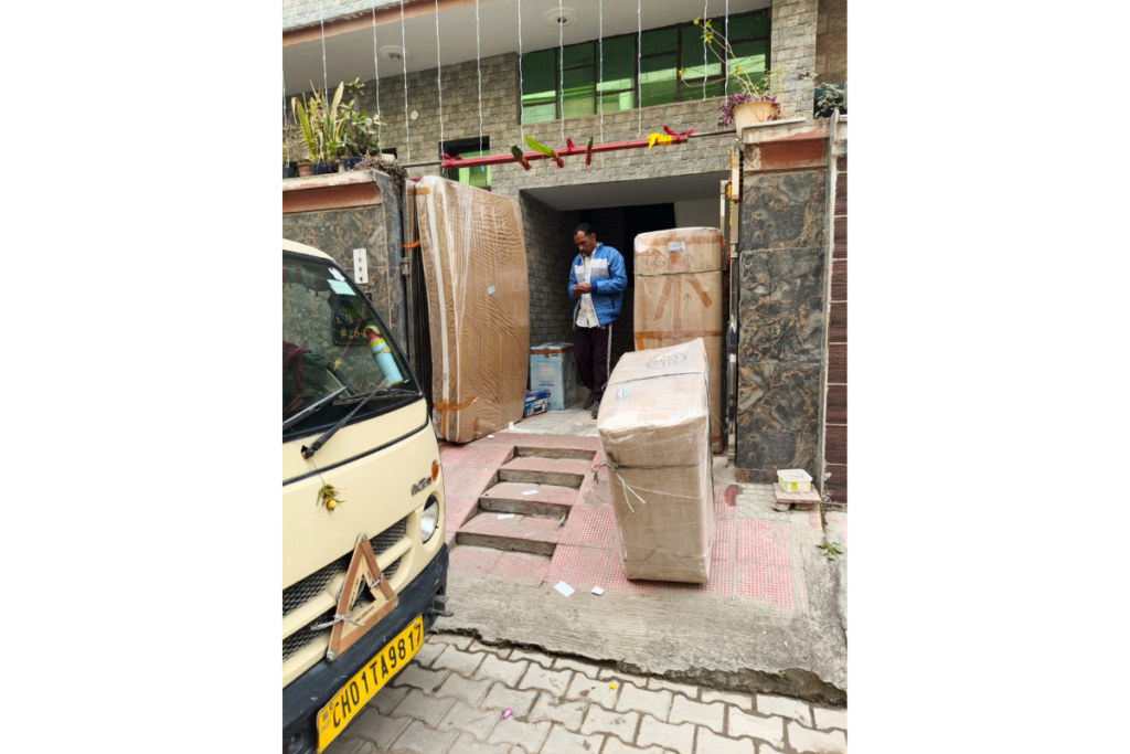 packers and movers in baltana (3)